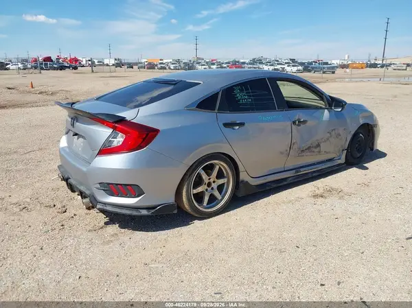 2HGFC2F64LH597938 — 2020 Honda Civic, фото 4 с аукциона IAAI, Правый бок