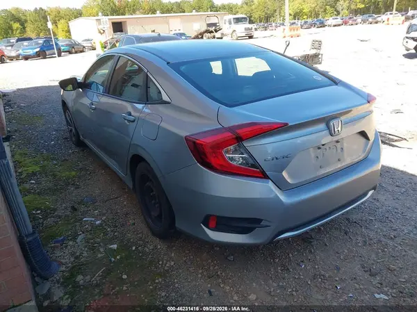 19XFC2F67LE003109 — 2020 Honda Civic, фото 3 с аукциона IAAI, Передняя часть