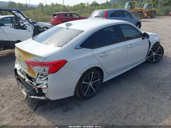 2HGFE1F99NH326097 — 2022 Honda Civic, фото 4 с аукциона IAAI 13.10.2026, Следы пожара снаружи