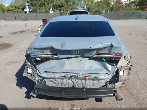2HGFE1E50NH470412 — 2022 Honda Civic, Сзади, фото до ремонта