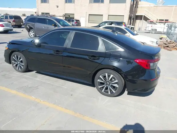 2HGFE1F79RH341008 — 2024 Honda Civic, фото 3 с аукциона IAAI, Левый бок