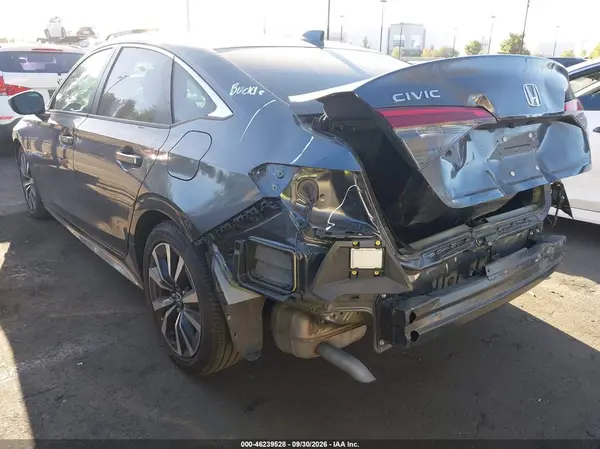 2HGFE1F73RH327816 — 2024 Honda Civic, фото 3 с аукциона IAAI, Передняя часть