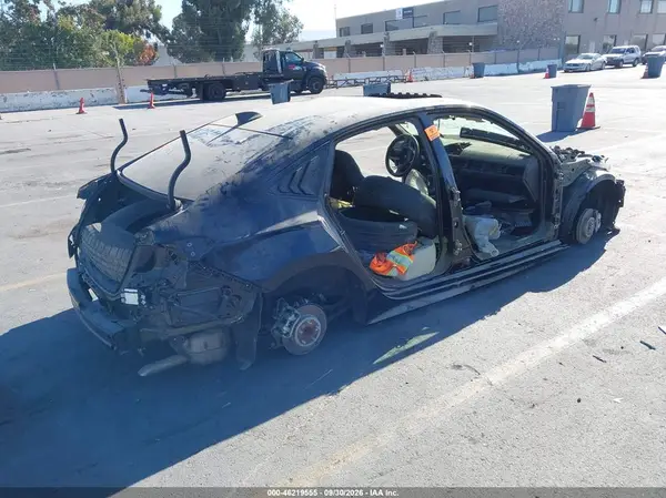2HGFE4F89SH304752 — 2025 Honda Civic, фото 4 с аукциона IAAI, Биологическая или химическая опасность