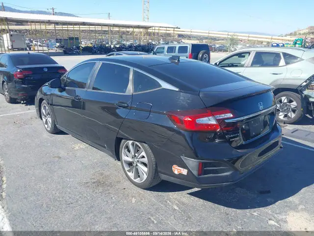 JHMZC5F36JC008549 — 2018 Honda Clarity Plug-IN Hybrid Touring, фото 3 с аукциона IAAI 14.10.2026, Передняя часть