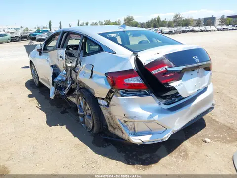 2019 Honda Clarity Plug-in Hybrid Touring VIN JHMZC5F30KC001744 фото 3