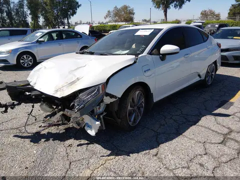 2020 Honda Clarity Plug-in Hybrid Touring VIN JHMZC5F3XLC002126 фото 2