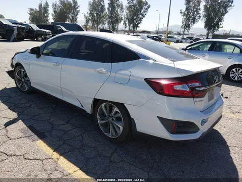 2020 Honda Clarity Plug-in Hybrid Touring VIN JHMZC5F3XLC002126 фото 3