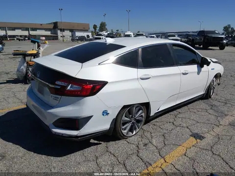 2020 Honda Clarity Plug-in Hybrid Touring VIN JHMZC5F3XLC002126 фото 4