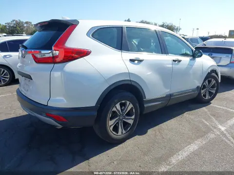 2018 Honda CR-V LX VIN 2HKRW5H34JH415151 фото 4
