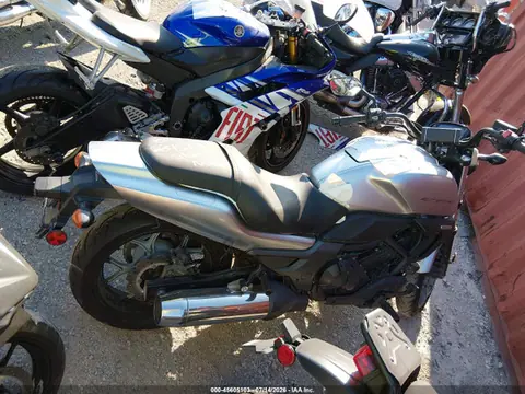 2016 Honda Ctx700 N VIN JH2RC6806GK200179 фото 4