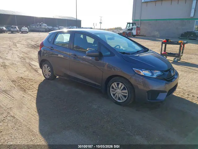 3HGGK5H50FM104470 — 2015 Honda FIT LX, Град (Hail), фото до ремонта