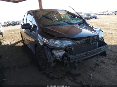3HGGK5H51FM706052 — 2015 Honda FIT LX, Передняя часть (Front End), фото до ремонта
