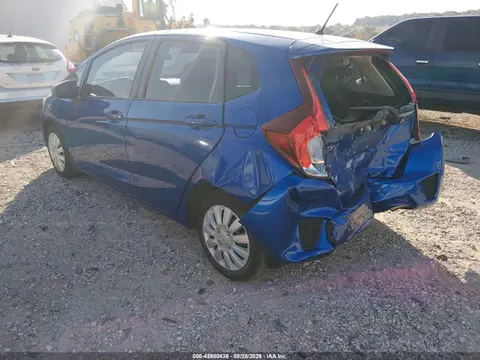 2015 Honda FIT LX VIN 3HGGK5H50FM724803 фото 3