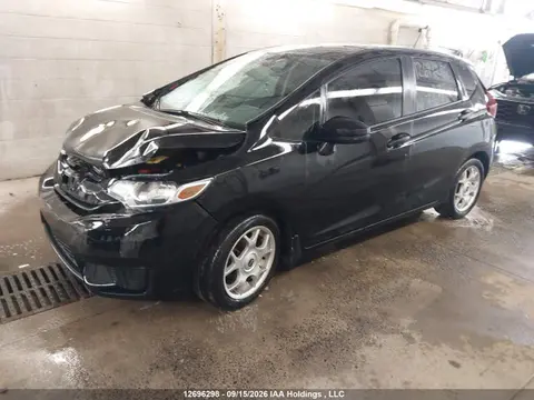 2017 Honda FIT LX VIN 3HGGK5G55HM102752 фото 2