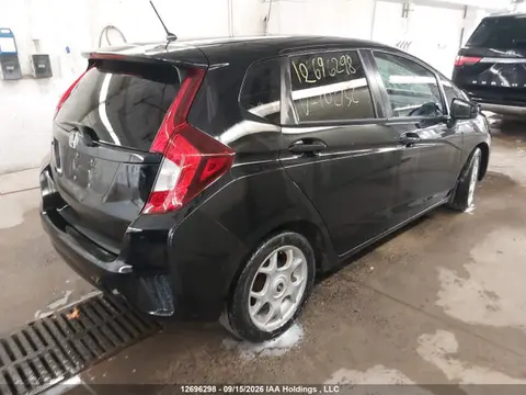 2017 Honda FIT LX VIN 3HGGK5G55HM102752 фото 4