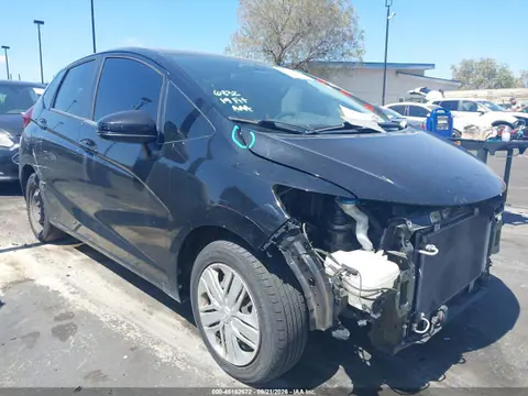 3HGGK5H4XKM703460 — 2019 Honda FIT LX, Передняя часть слева (Left Front), фото до ремонта
