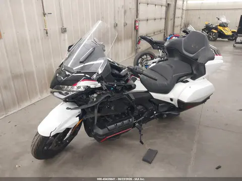 2024 Honda Gl1800 D VIN JH2SC7957RK600675 фото 2