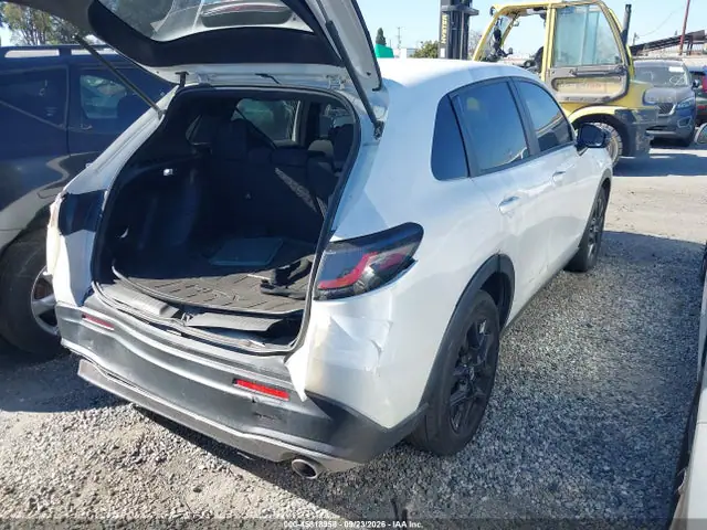 3CZRZ1H5XRM753056 — 2024 Honda HR-V 2WD Sport/2WD Sport W/O Bsi, фото 4 с аукциона IAAI 30.09.2026, Передняя и задняя части