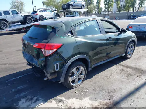 2017 Honda HR-V LX VIN 3CZRU5H37HG705872 фото 4