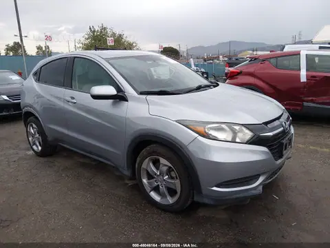 3CZRU5H38JM715480 — 2018 Honda HR-V LX, Задняя часть, фото до ремонта