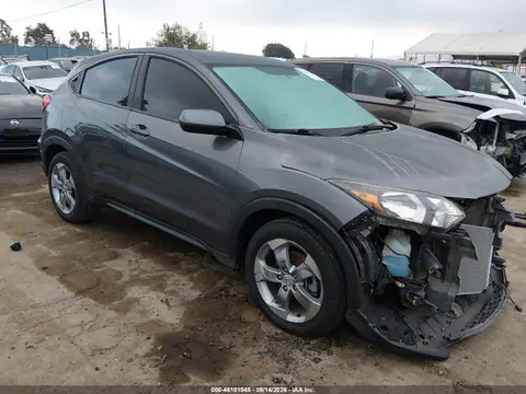 3CZRU5H31JG702035 — 2018 Honda HR-V LX, Передняя часть (Front End), фото до ремонта