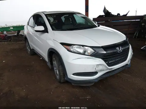 3CZRU5H33JM720909 — 2018 Honda HR-V LX, Передняя часть слева (Left Front), фото до ремонта