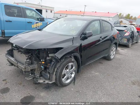 2022 Honda HR-V LX VIN 3CZRU6H39NM101209 фото 2