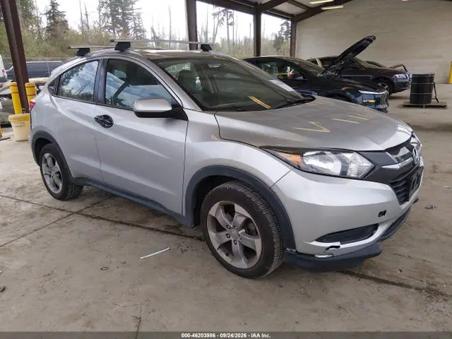 3CZRU6H39GM758515 — 2016 Honda HR-V, Задняя часть (Rear), фото до ремонта