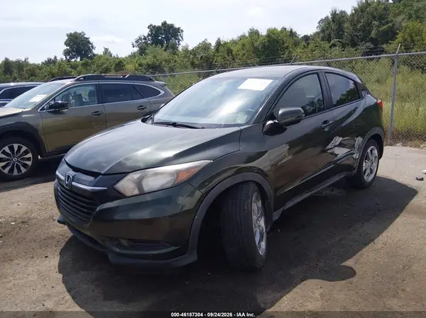 3CZRU5H53HM709629 — 2017 Honda HR-V, фото 2 с аукциона IAAI, Передняя часть слева