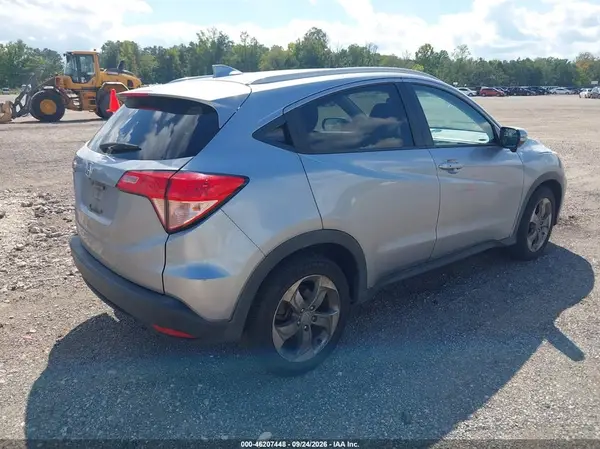 3CZRU5H70HM715017 — 2017 Honda HR-V, фото 4 с аукциона IAAI 08.10.2026, Естественный износ