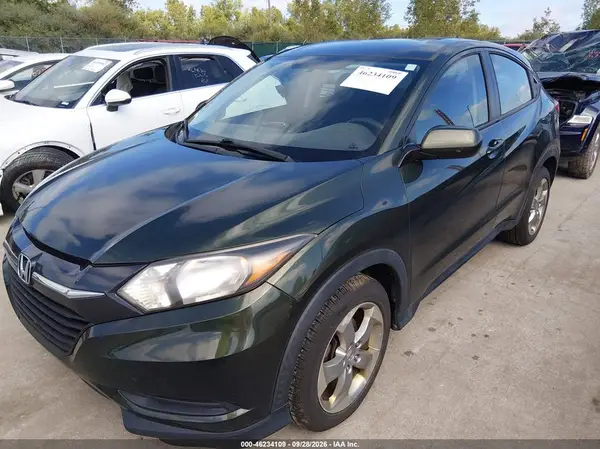 3CZRU6H38HG701691 — 2017 Honda HR-V, фото 2 с аукциона IAAI 06.10.2026, Естественный износ