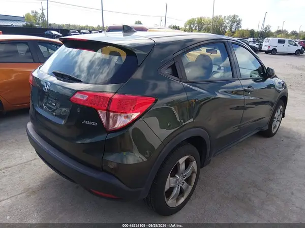 3CZRU6H38HG701691 — 2017 Honda HR-V, фото 4 с аукциона IAAI 06.10.2026, Естественный износ