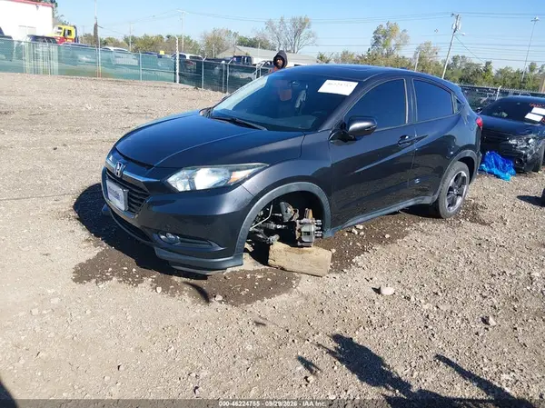 3CZRU6H59JG703943 — 2018 Honda HR-V, фото 2 с аукциона IAAI, Передняя часть слева