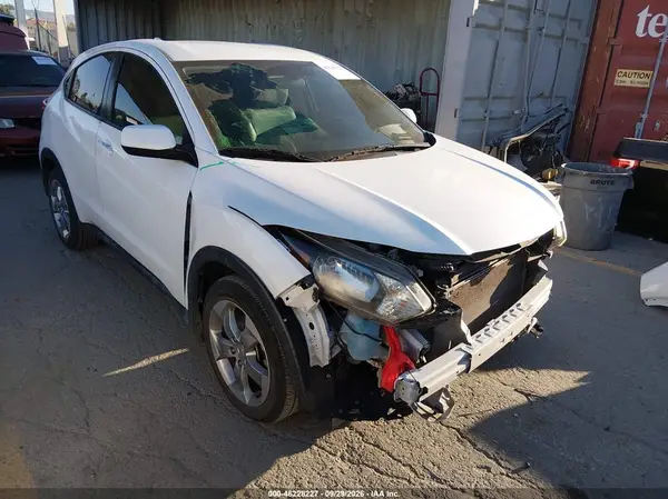 3CZRU5H38JM722302 — 2018 Honda HR-V, Передняя часть (Front End), фото до ремонта