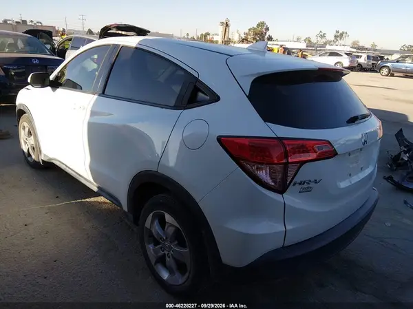 2018 HONDA HR-V VIN 3CZRU5H38JM722302 фото 3