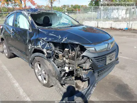 3CZRU6H39KG729023 — 2019 Honda HR-V, Передняя часть, фото до ремонта