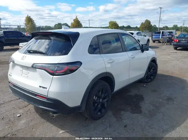 3CZRZ2H58PM732807 — 2023 Honda HR-V, фото 4 с аукциона IAAI, Передняя часть слева