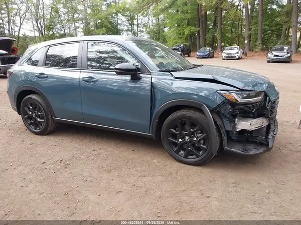 3CZRZ1H50RM717781 — 2024 Honda HR-V, Передняя часть справа (Right Front), фото до ремонта