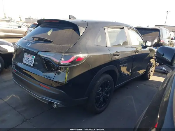 3CZRZ1H58TM736781 — 2026 Honda HR-V, фото 4 с аукциона IAAI, Передняя часть справа