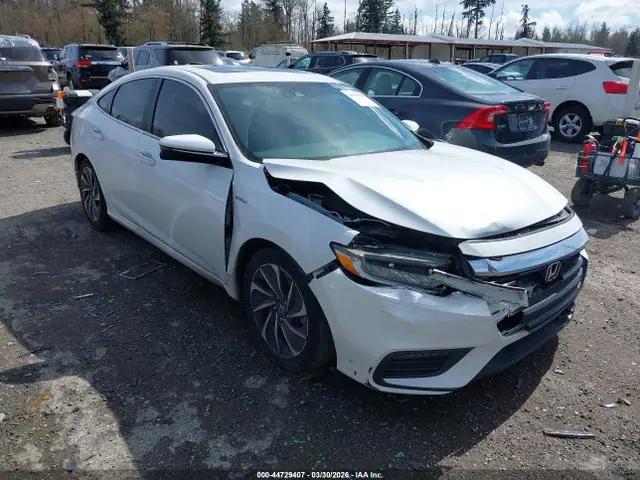 19XZE4F92KE013929 — 2019 Honda Insight Touring, Передняя часть справа (Right Front), фото до ремонта