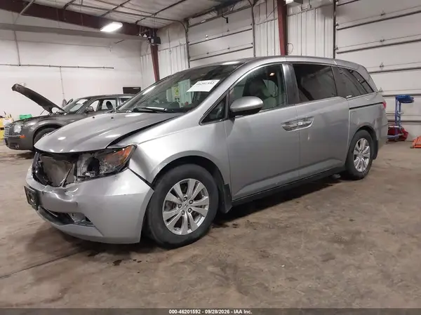5FNRL5H64GB015925 — 2016 Honda Odyssey, фото 2 с аукциона IAAI, Передняя часть
