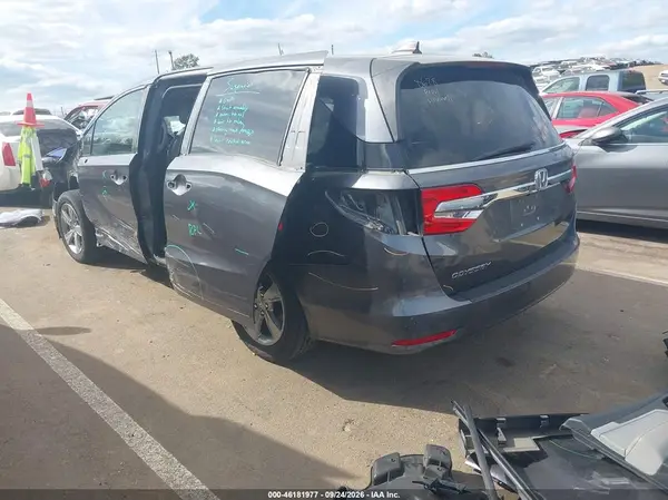 5FNRL6H73JB005375 — 2018 Honda Odyssey, фото 3 с аукциона IAAI, Левый бок