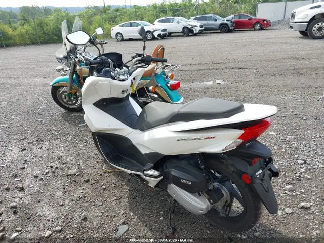 RLHKF1806HY200654 — 2017 Honda Pcx 150, фото 3 с аукциона IAAI 30.09.2026, Передняя часть справа