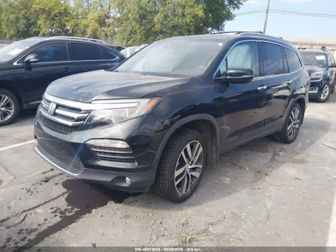 2017 Honda Pilot Touring VIN 5FNYF6H95HB035797 фото 2
