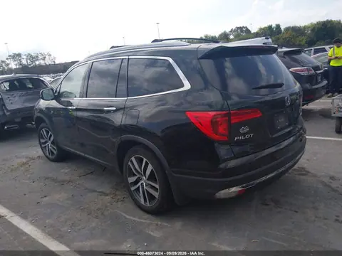 2017 Honda Pilot Touring VIN 5FNYF6H95HB035797 фото 3