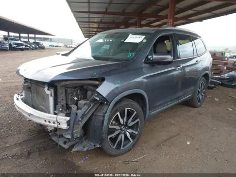 2019 Honda Pilot Touring VIN 5FNYF6H96KB082070 фото 2