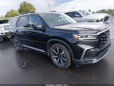 5FNYG2H74RB001677 — 2024 Honda Pilot Touring, Передняя часть слева (Left Front), фото до ремонта