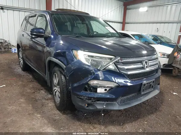 5FNYF6H80HB069153 — 2017 Honda Pilot, Передняя часть справа (Right Front), фото до ремонта