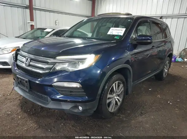 5FNYF6H80HB069153 — 2017 Honda Pilot, фото 2 с аукциона IAAI, Передняя часть справа