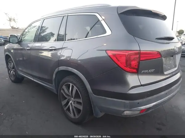 2017 HONDA PILOT VIN 5FNYF6H01HB015774 фото 3
